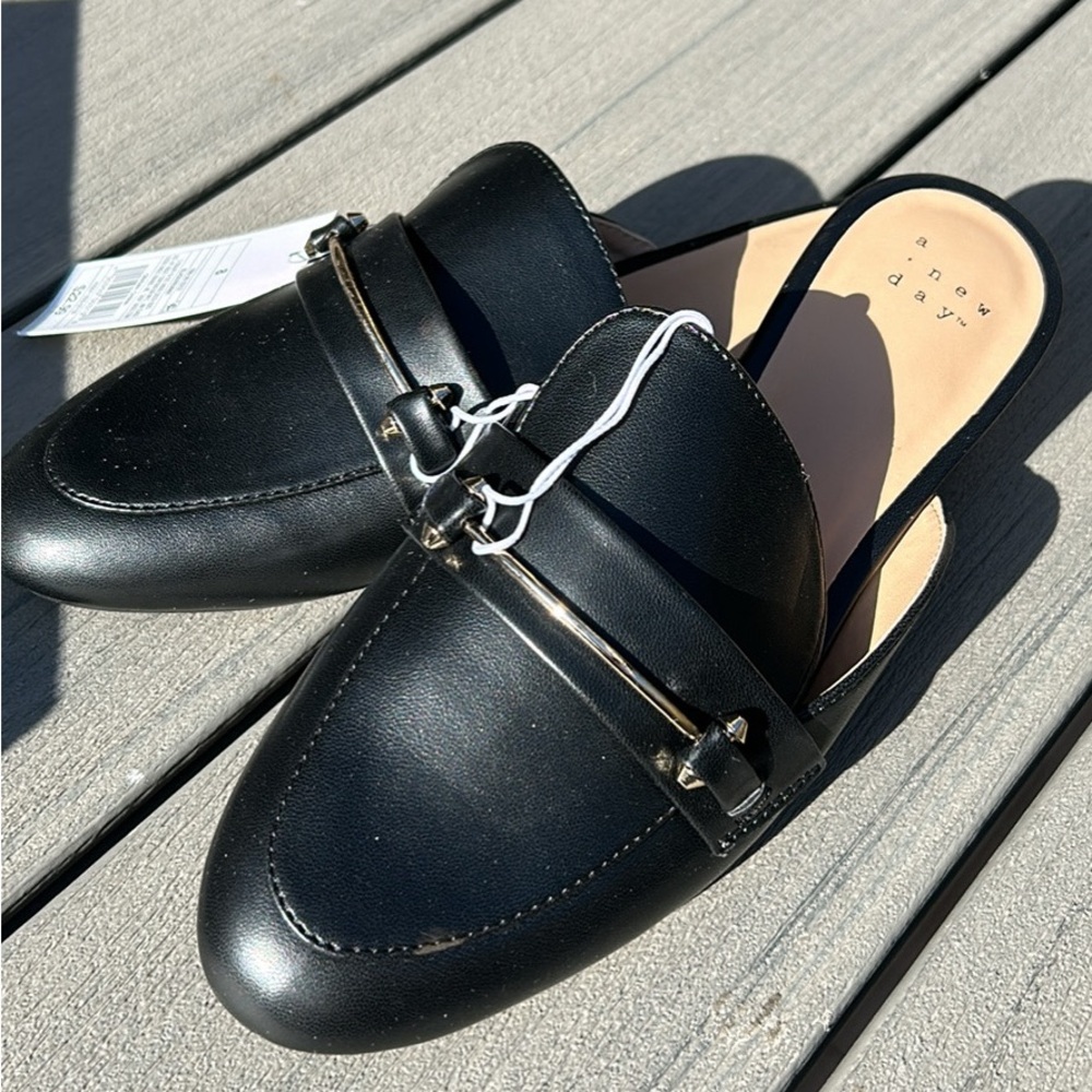 A New Day black loafers. Size 8.